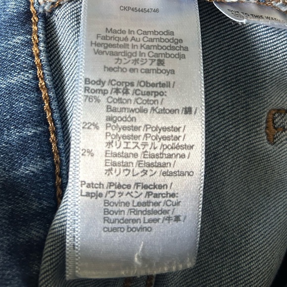 Madewell Petite 10" High-Rise Roadtripper Authentic Jeans in Vinton Wash - Picture 9 of 11